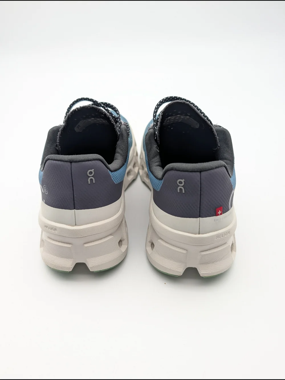 On Cloud monster Women’s Teal Blue Size 7 Running Shoes Comfort